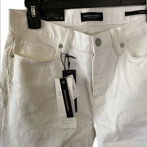 >>SOLD<< Banana Republic NWT White Skinny Jeans